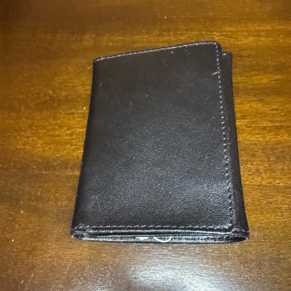 Mundi Genuine Leather Wallet W/ Credit Card Pockets - Picture 1 of 7
